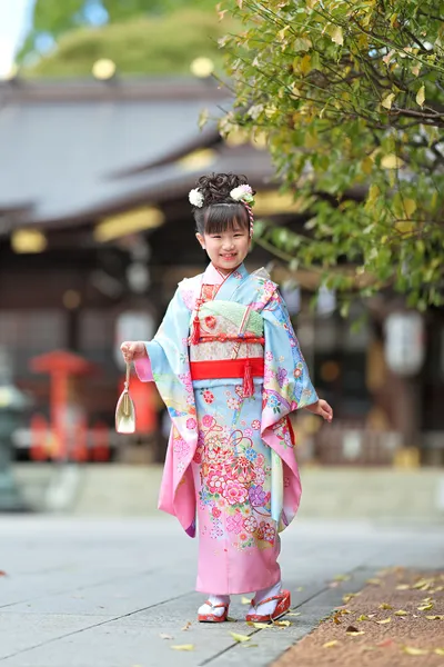 神社でのウェディングフォト